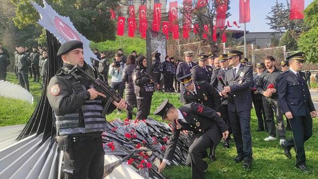 Beşiktaş'taki terör saldırısında şehit düşenler için anma töreni