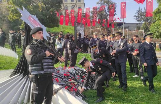 İstanbul- Beşiktaş'taki terör saldırısında şehit düşenler için anma töreni