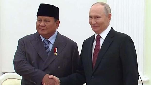 Putin, Endonezya Devlet Başkanı Subianto ile Moskova'da bir araya geldi