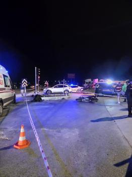 Kırmızı ışıkta geçen TIR ile motosiklet çarpıştı: 1 ölü