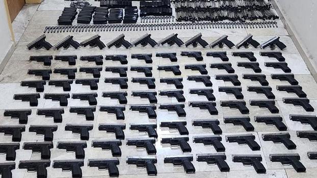 Polisin durdurduğu otomobilden cephanelik ele geçirildi