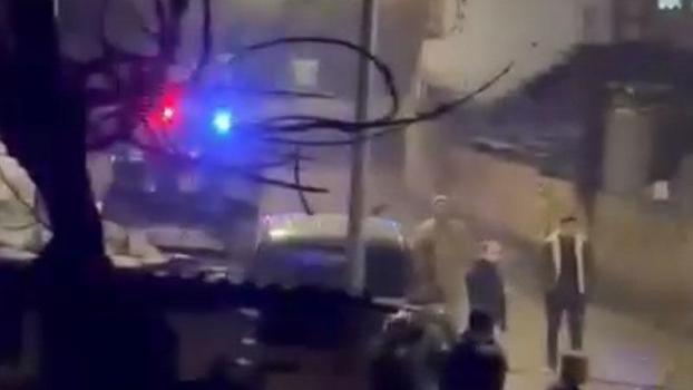 Silahlı kavga sırasında iki ateş arasında kalan kişi hayatını kaybetti