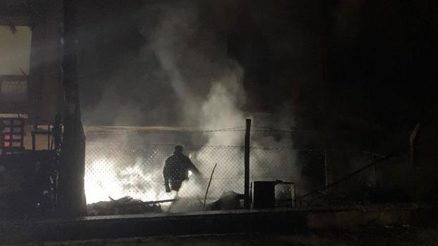 Ankara’da hurdalık alanda çıkan yangın apartmana sıçradı; 8 kişi dumandan etkilendi