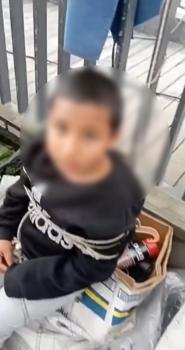 İstanbul - Sarıyer’de pazarda eşofman çalan çocuğu iple bağladı: 'Geri getirince gönderdik'