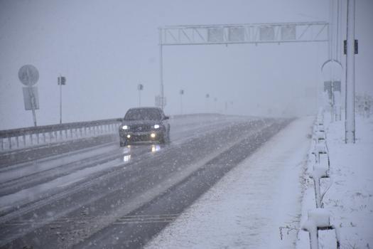 Sivas'ta yüksek kesimlerde kar yağışı