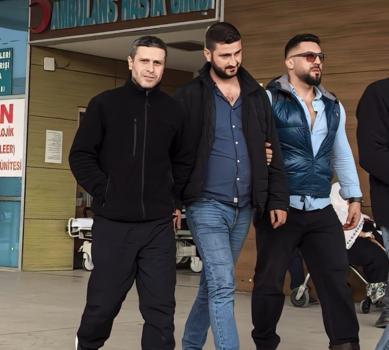 Otomobille uyuşturucu satışı yapan 2 şüpheli, suçüstü yakalandı