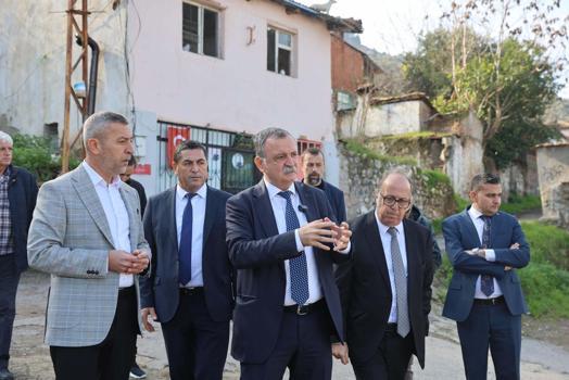 Başkan Balaban Mutlu Mahallesini ziyaret edip, esnaf ve vatandaşların taleplerini dinledi