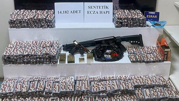Ev ile iş yerinden 14 bin uyuşturucu hap çıktı, 'Kullanmak için satın aldım' dedi