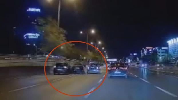 Kadıköy'de makas atan sürücünün sebep olduğu kaza kamerada