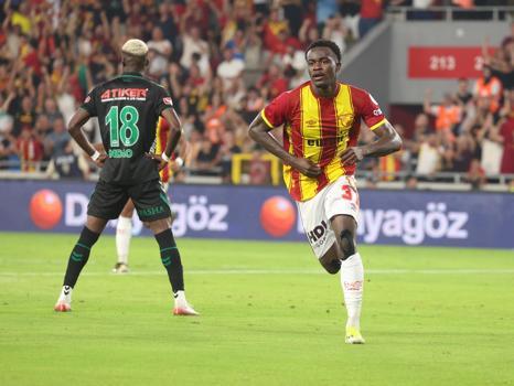 Göztepe'de Dennis'e Alman kancası