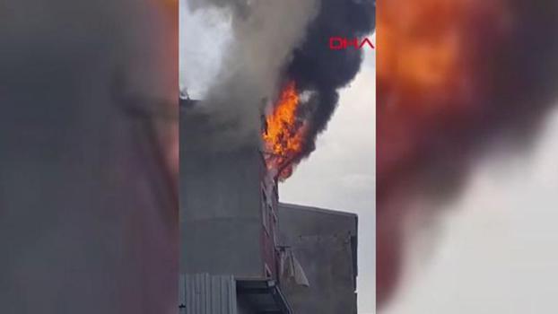 Sultangazi'de binanın çatısında yangın; yaralılar var