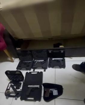 İstanbul - Ümraniye'de silah ticareti operasyonu: 11 adet tabanca ele geçirildi