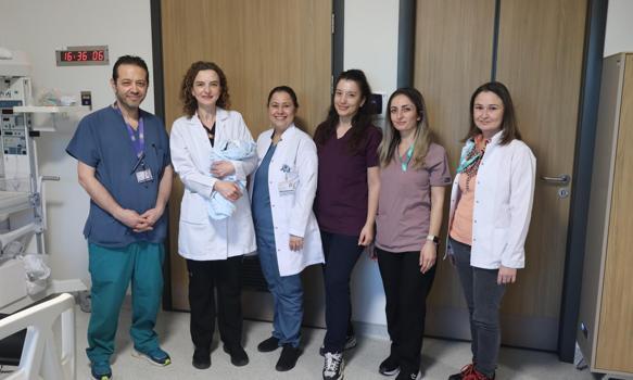 Bursa Şehir Hastanesi Tüp Bebek Merkezi’nde ilk bebek dünyaya geldi