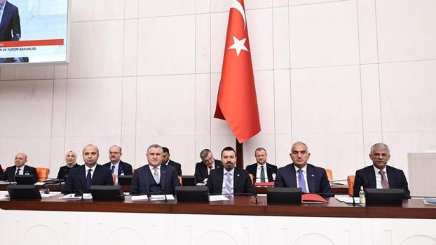 Bakan Bak: 1 milyon öğrencimizi yurtlarımızda ağırlıyoruz