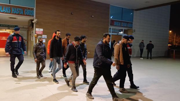 Bursa'da 8 kaçak göçmen yakalandı