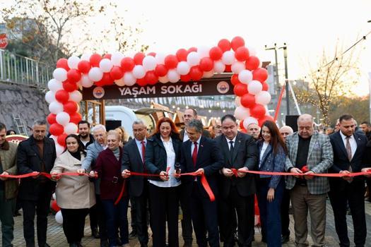 Gemlik’te ‘Yaşam Sokağı’ açıldı