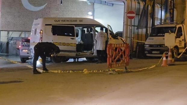 İstanbul - Bayrampaşa'da motosikletli şüpheliler benzin istasyonun yanında havaya ateş açıp kaçtı