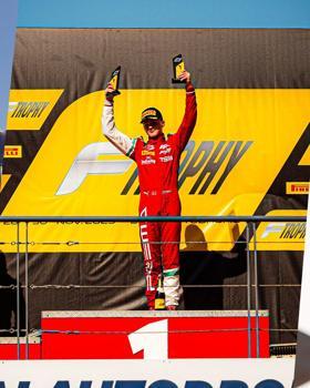 Türkiye’nin Formula pilotu Alp Aksoy, Formula Trophy’de şampiyon