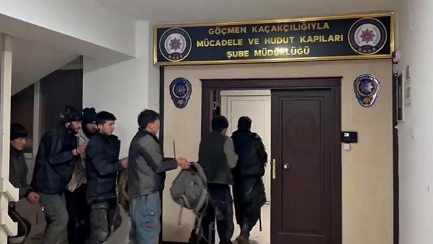 Iğdır’da 11 kaçak göçmen ve 3 organizatör yakalandı