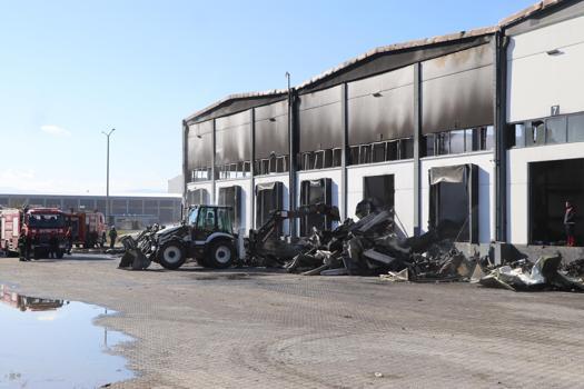 Denizli'de filtre sistemi üretilen fabrikada yangın (2)