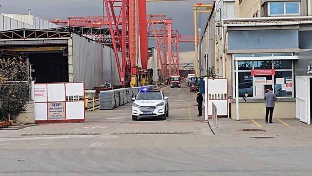 Tuzla’da tersanede iskele çöktü: 2 işçi yaralandı
