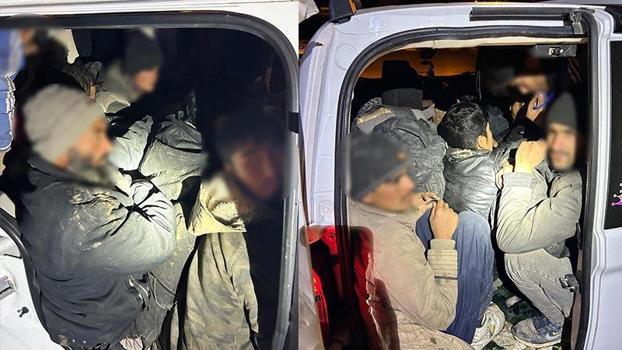 Durdurulan hafif ticari araçtan 12 kaçak göçmen çıktı