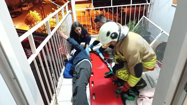 Balkonda düşüp yaralandı, itfaiye kurtardı