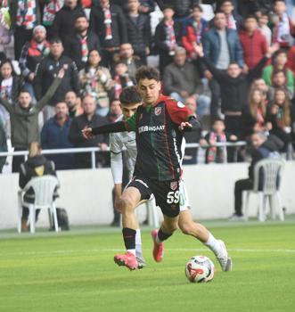 Karşıyaka'da Adem şimdiden gözde