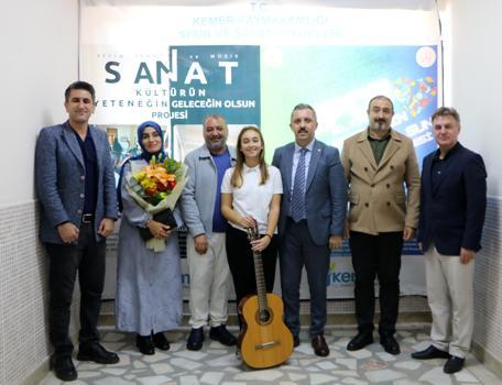 Hayırsever aileden okula müzik sınıfı