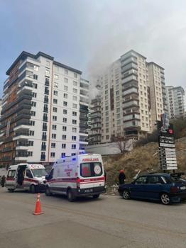 Ankara'da yangında mahsur kalan anne ile oğlu kurtarıldı