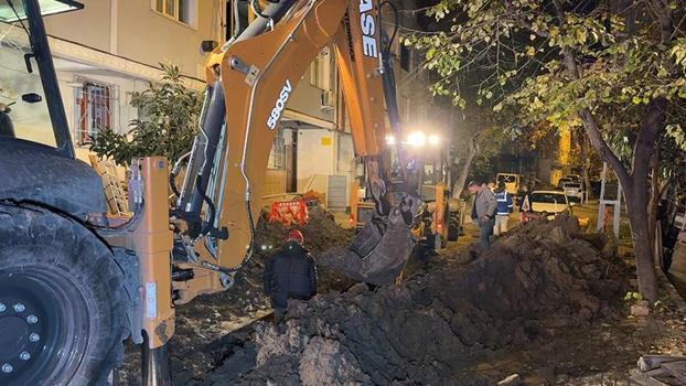 Avcılar'da İSKİ'nin çalışma yaptığı sokakta göçük; yaralanan işçi hastaneye kaldırıldı