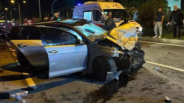 Otomobil ile motosiklet çarpıştı: 1 ölü, 2 yaralı