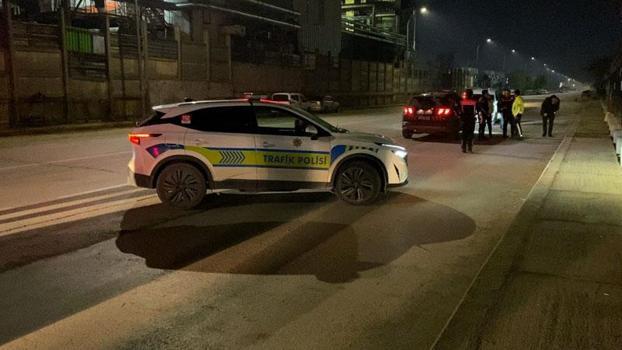 Polisten kaçarken ekip otosuna çarpan ehliyetsiz sürücüye 95 bin lira ceza