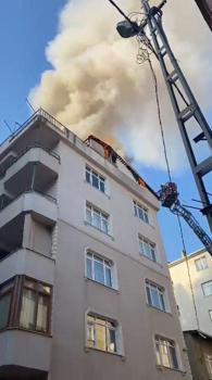 İstanbul - Tuzla'da 6 katlı binanın çatısında çıkan yangın söndürüldü