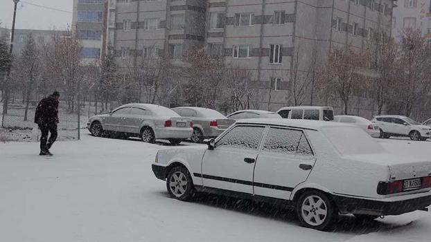 Bitlis merkez ve Güroymak ilçesinde taşımalı eğitim ve köy okullarında eğitime 1 gün ara verildi
