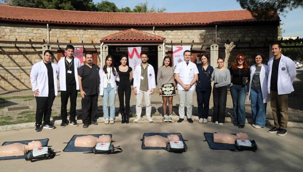 AÜ'de yaşam kurtaran eğitim; kalbi duran hastanın 10 dakikası var