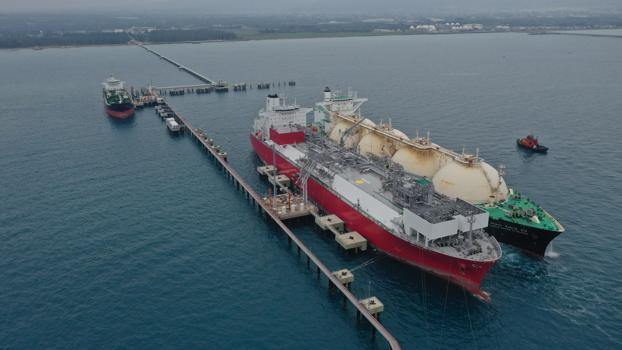 Ertuğrul Gazi gemisi, 100'üncü 'ship-to-ship' operasyonunu tamamlandı