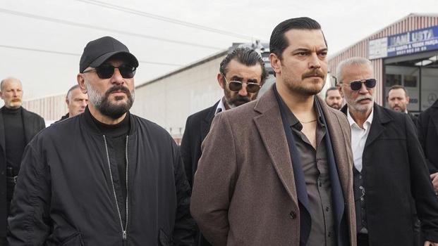 Eşref, Kadir'in karşısına dikilecek