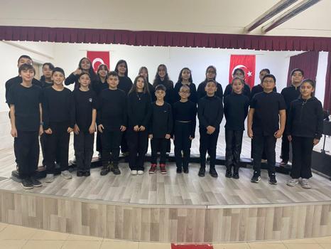 Kayseri’de çocuk korosundan  şehit 15 asker için klipli anma