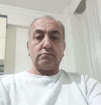 Yaşadığı apartmanın merdiveninde ölü bulundu