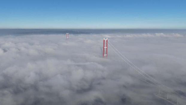 1915 Çanakkale Köprüsü siste kayboldu