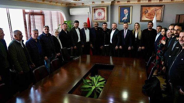 Arnavutköy’de CHP'den istifa eden belediye meclis üyeleri AK Parti’ye geçti