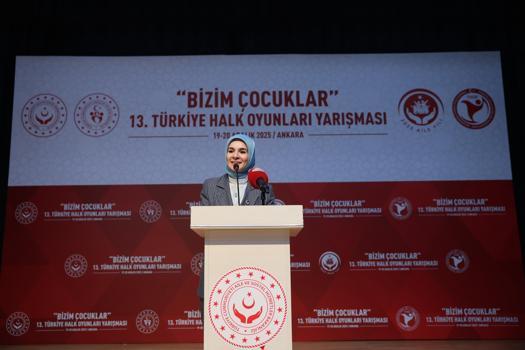 Bakan Göktaş, 'Bizim Çocuklar 13'üncü Türkiye Halk Oyunları Yarışması'nın  açılış törenine katıldı