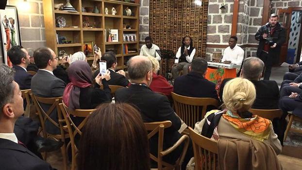 Türkiye'nin Afrika Büyükelçileri, Afrika El Sanatları ve Kültür Evi'ni ziyaret etti