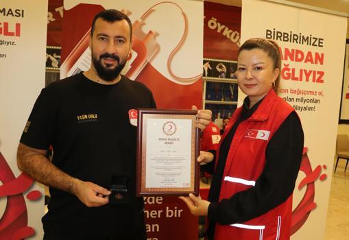 Milli sporculardan kan bağışı