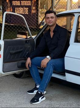 Otomobil park halindeki kamyonete çarptı: 1 ölü, 2 ağır yaralı