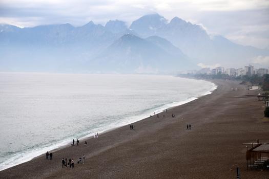 Antalya’da beklenen yağmur etkili oldu