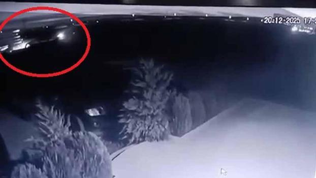 TIR'ın bariyerlere çarptığı kaza kamerada