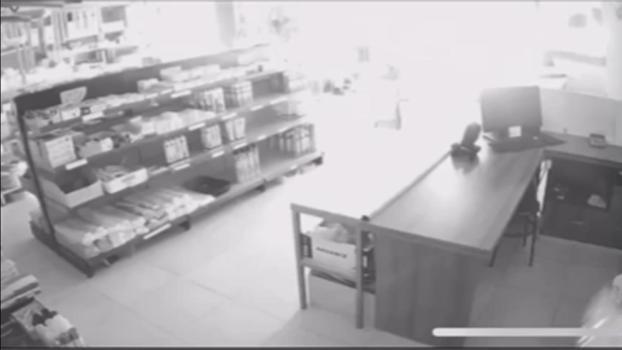 İstanbul - Şile’de oğlunun borcu için babasını tehdit edip iş yerine patlayıcı attılar: Oğlunu gömeceğiz dükkanını havaya uçuracağız