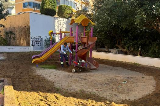 Alanya'da çocuk parkları yenileniyor